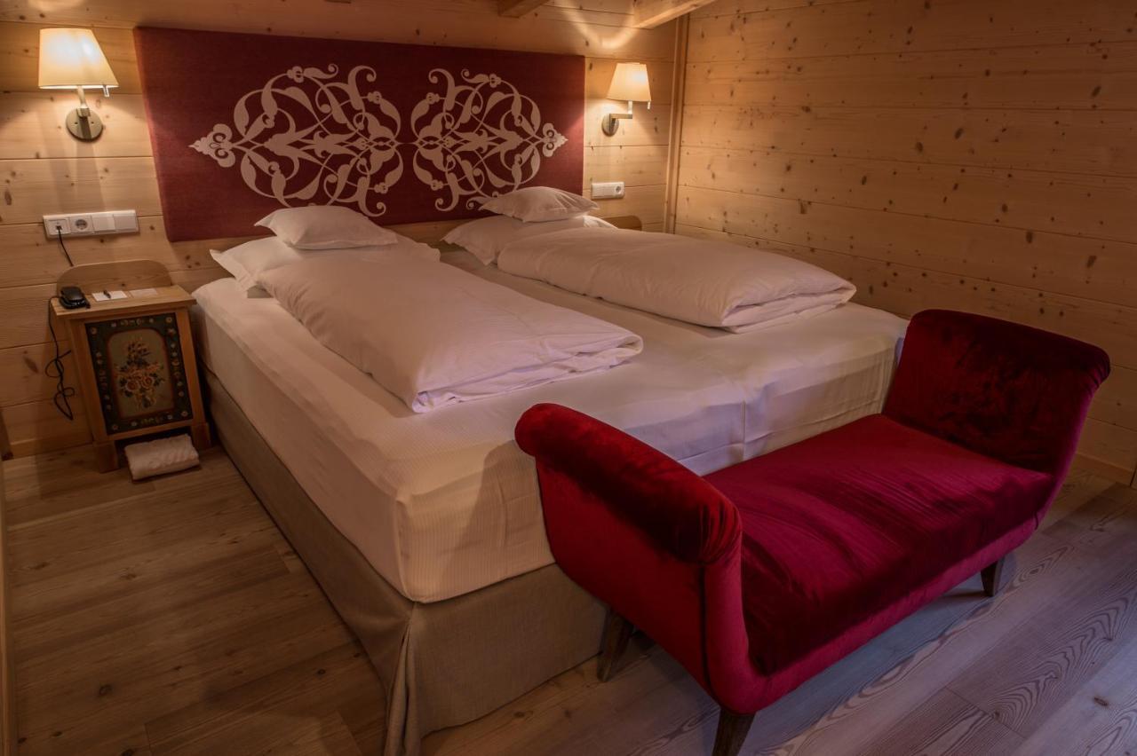 Hotel Ciasa Salares San Cassiano  Eksteriør bilde