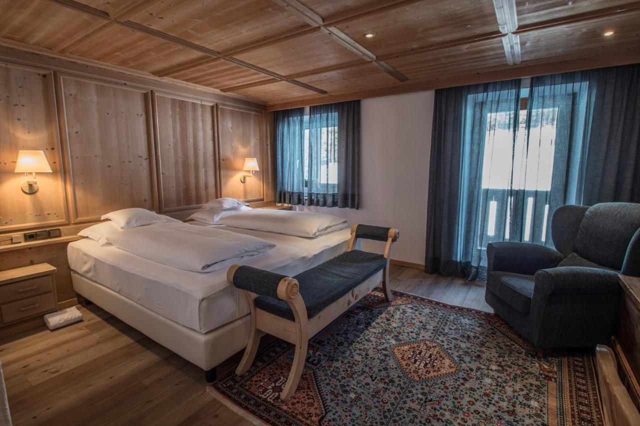 Hotel Ciasa Salares San Cassiano  Eksteriør bilde