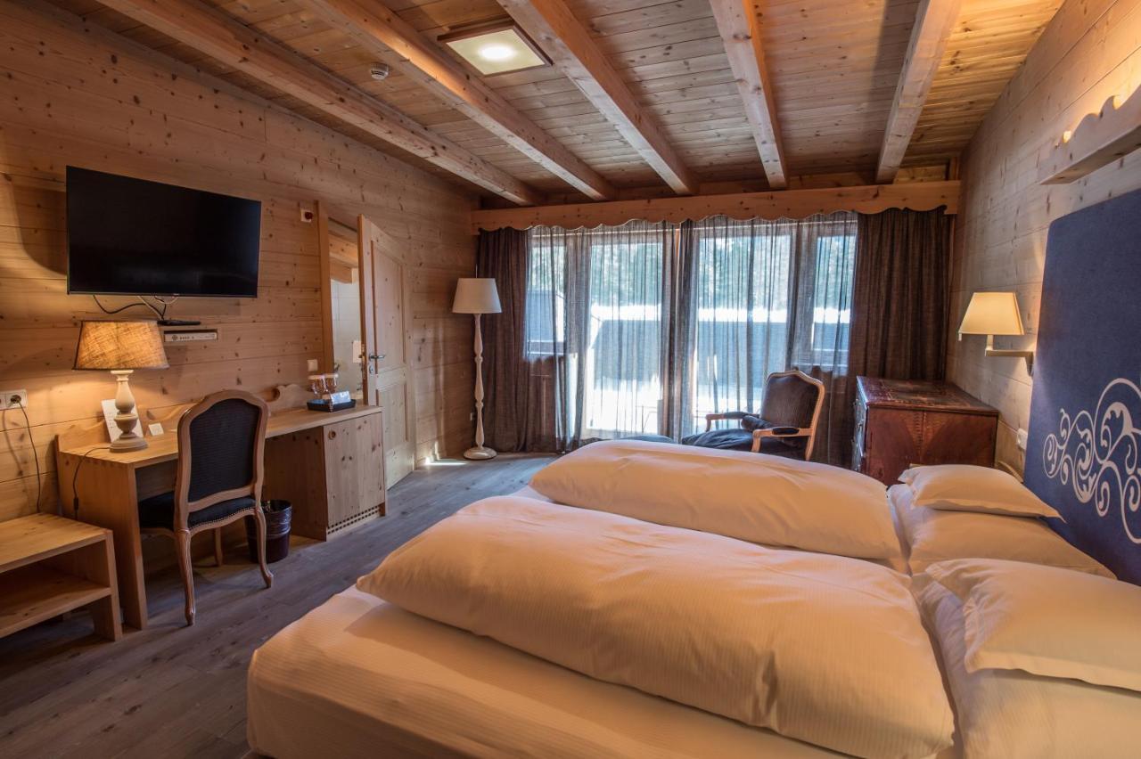 Hotel Ciasa Salares San Cassiano  Eksteriør bilde