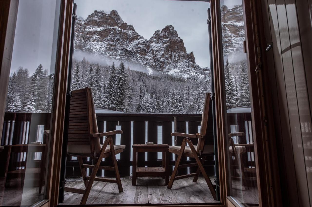 Hotel Ciasa Salares San Cassiano  Eksteriør bilde