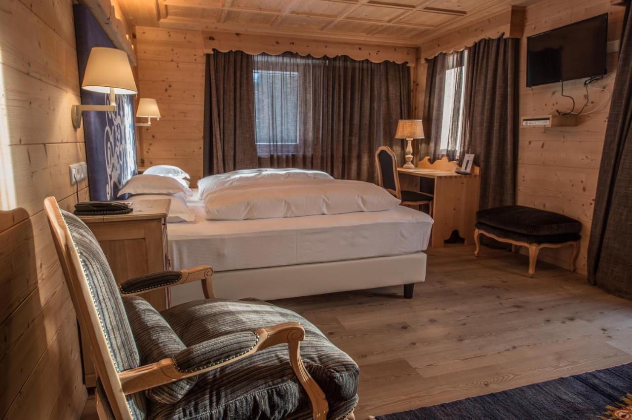 Hotel Ciasa Salares San Cassiano  Eksteriør bilde