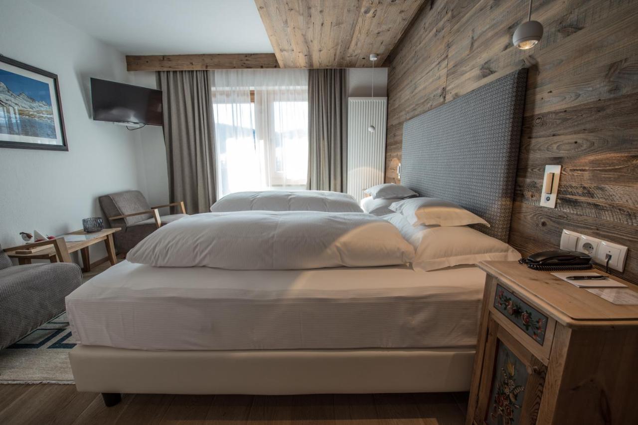 Hotel Ciasa Salares San Cassiano  Eksteriør bilde