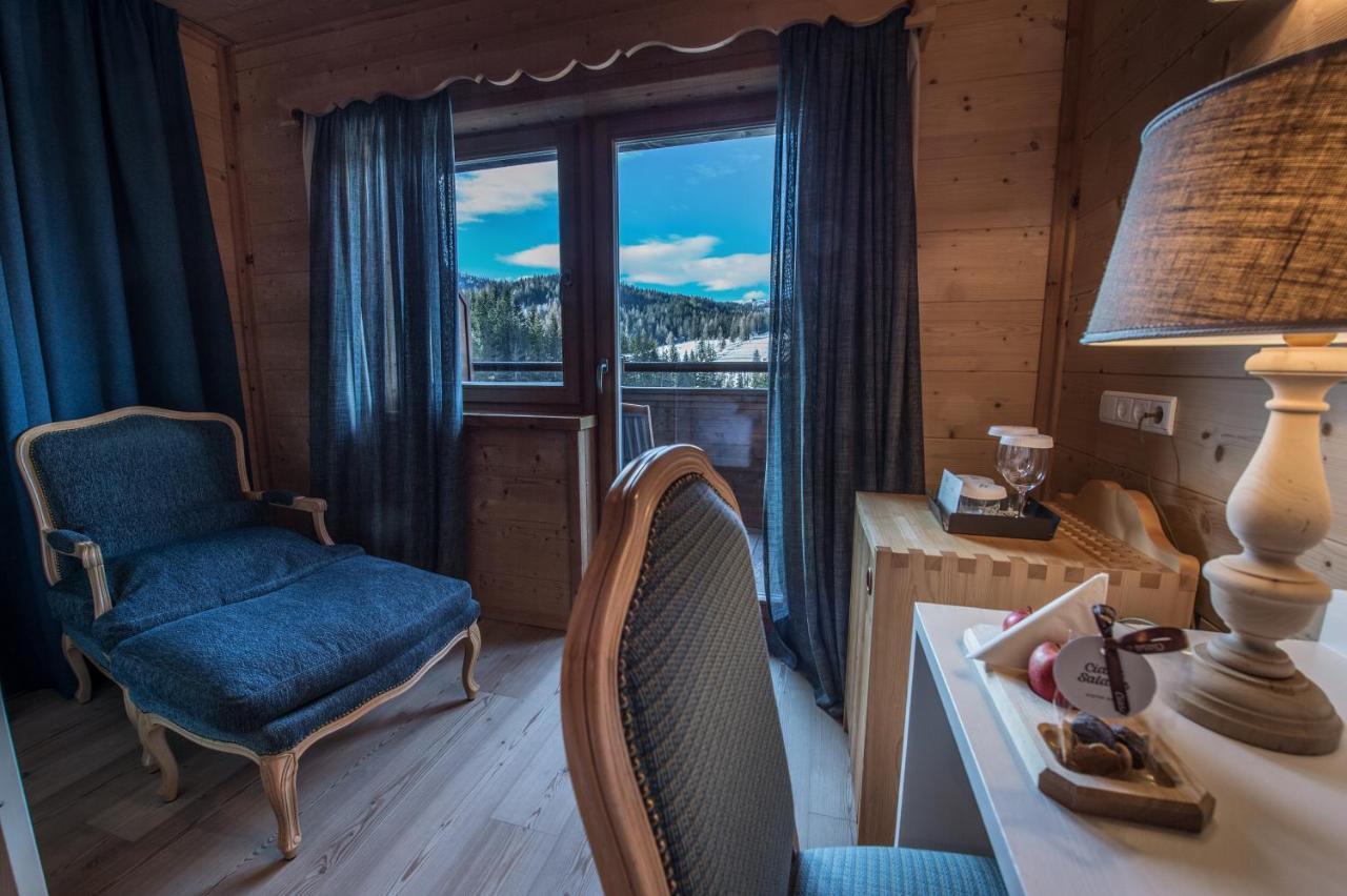 Hotel Ciasa Salares San Cassiano  Eksteriør bilde