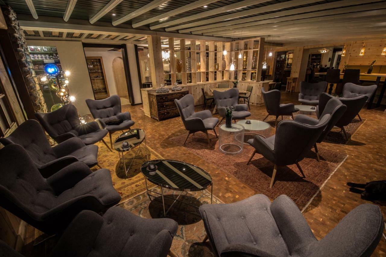 Hotel Ciasa Salares San Cassiano  Eksteriør bilde
